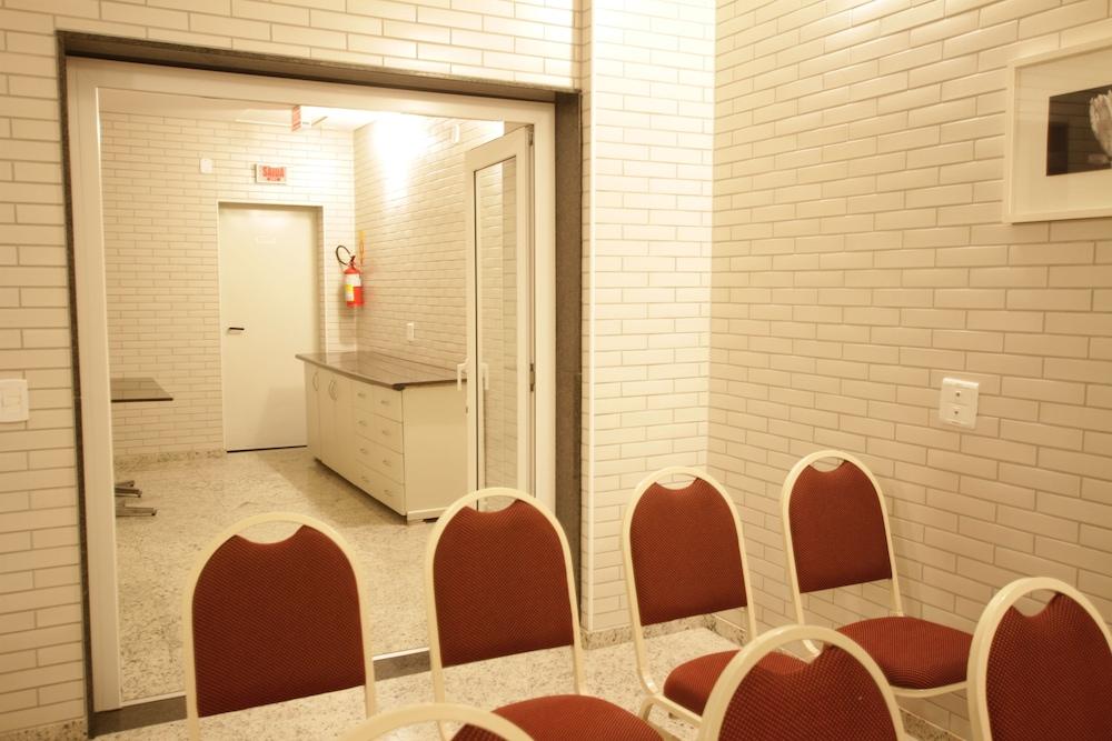 Hotel Confiance Batel Куритиба Екстериор снимка